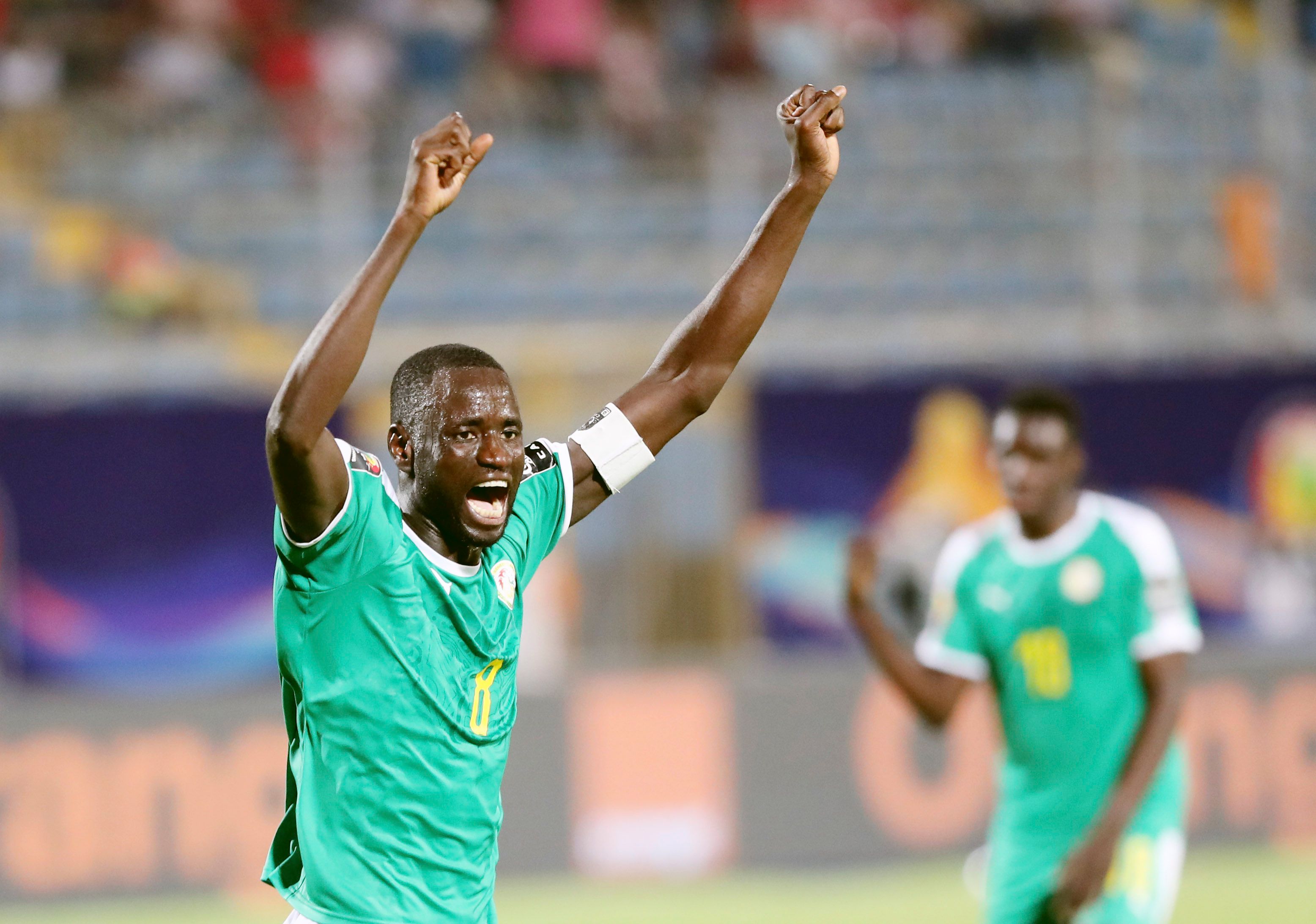 巴萨3-2皇马卫冕西超杯 拉菲尼亚双响